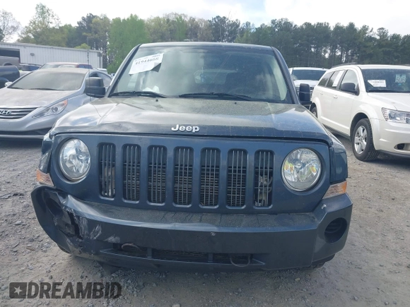 2008 Jeep Patriot Sport with VIN 1J8FT28W98D762682, listed as a IAAI auction lot 41944608 with 189,000 mi miles. Bid and sale history available at carsss.com. Image 12.