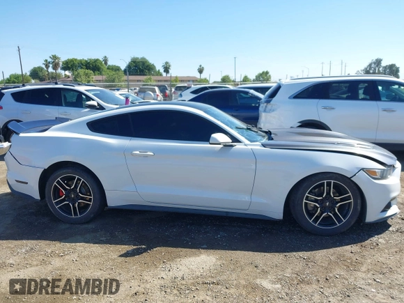 2016 Ford Mustang EcoBoost z VIN 1FA6P8TH3G5221133, wystawiony jako IAAI lot #42325336 z przebiegiem 135 065 mil mil oraz . Historia ofert i sprzedaży dostępna na DreamBid. Obrazek 14.
