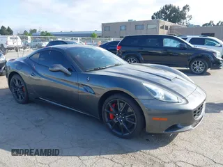 2010 Ferrari California с VIN ZFF65LJA7A0168421, выставлен на аукционе IAAI как лот 42178913 с пробегом Не указан миль и . История ставок и продаж доступна на DreamBid. Изображение 1.