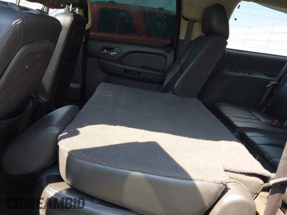 2011 Chevrolet Suburban LT with VIN 1GNSKJE34BR151246, listed as a IAAI auction lot 42520210 with 239,240 mi miles and . Bid and sale history available at DreamBid. Image 8.