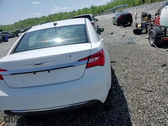 2013 Chrysler 200 Touring with VIN 1C3CCBBB8DN635916, listed as a Copart auction lot 52028325 with 193,600 mi miles and Salvage Title. Bid and sale history available at carsss.com. Image 13.