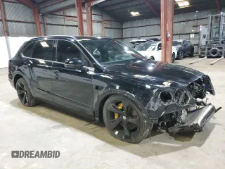 2018 Bentley Bentayga Signature z VIN SJAAC4ZV1JC023032, wystawiony jako Copart lot #46132645 z przebiegiem 36 821 mil mil oraz Szkody całkowita. Historia ofert i sprzedaży dostępna na DreamBid. Obrazek 4.