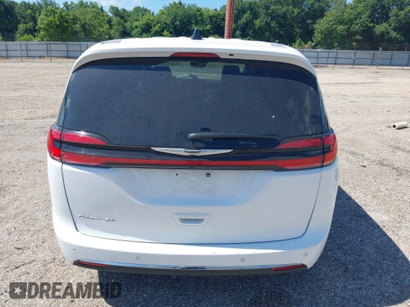 2025 Chrysler Pacifica Select with VIN 2C4RC1BG7SR509591, listed as a IAAI auction lot 42533235 with 19,520 mi miles and . Bid and sale history available at DreamBid. Image 17.