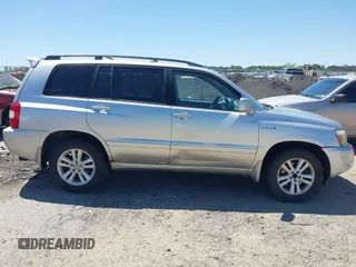 2006 Toyota Highlander Hybrid with VIN JTEDW21A060015086, listed as a IAAI auction lot 42138780 with 228,472 mi miles. Bid and sale history available at carsss.com. Image 14.