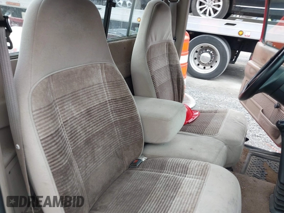 1992 Ford Ranger with VIN 1FTCR10A3NUD41152, listed as a IAAI auction lot 41511479 with 96,928 mi miles. Bid and sale history available at carsss.com. Image 8.