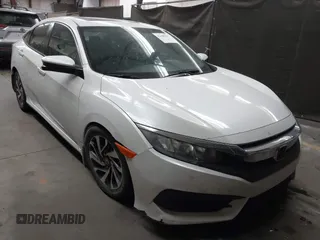 2017 Honda Civic EX z VIN 19XFC2F7XHE076507, wystawiony jako IAAI lot #42108502 z przebiegiem 121 205 mil mil oraz . Historia ofert i sprzedaży dostępna na DreamBid. Obrazek 1.