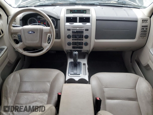 2008 Ford Escape XLT z VIN 1FMCU03108KB52684, wystawiony jako Copart lot #61420135 z przebiegiem 259 627 mil mil oraz Czysty tytuł • Clean title. Historia ofert i sprzedaży dostępna na DreamBid. Obrazek 8.