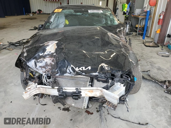 2023 Kia K5 LXS z VIN 5XXG14J28PG185233, wystawiony jako Copart lot #53922895 z przebiegiem 46 314 mil mil oraz Szkoda całkowita • Salvage title. Historia ofert i sprzedaży dostępna na DreamBid. Obrazek 5.