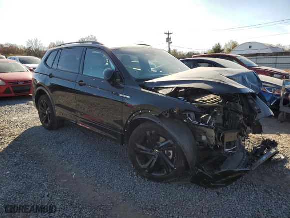 2023 Volkswagen Tiguan SE R-Line Black with VIN 3VV8B7AXXPM080546, listed as a Copart auction lot 79580904 with 10,844 mi miles and Salvage Title. Bid and sale history available at carsss.com. Image 4.