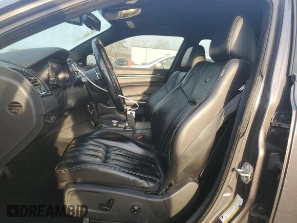 2019 Chrysler 300 S z VIN 2C3CCABG5KH585486, wystawiony jako Copart lot #48126285 z przebiegiem 131 088 mil mil oraz Szkoda całkowita • Salvage title. Historia ofert i sprzedaży dostępna na DreamBid. Obrazek 7.