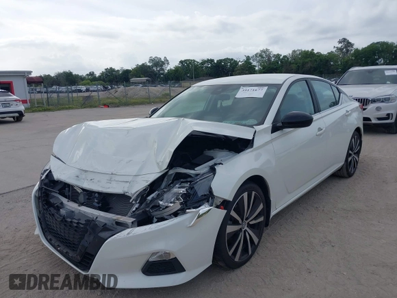 2020 Nissan Altima 2.5 SR with VIN 1N4BL4CVXLC125367, listed as a IAAI auction lot 39171677 with 65,248 mi miles. Bid and sale history available at carsss.com. Image 6.