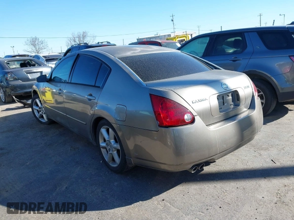 2006 Nissan Maxima 3.5 SE with VIN 1N4BA41E46C841534, listed as a IAAI auction lot 41698242 with 203,574 mi miles. Bid and sale history available at carsss.com. Image 3.