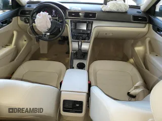 2015 Volkswagen Passat Sport z VIN 1VWBT7A32FC120193, wystawiony jako Copart lot #53448315 z przebiegiem 27 996 mil mil oraz Szkoda całkowita • Salvage title. Historia ofert i sprzedaży dostępna na DreamBid. Obrazek 8.