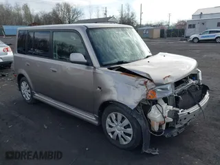 2005 Scion xB with VIN JTLKT324750219762, listed as a IAAI auction lot 42039715 with 173,512 mi miles. Bid and sale history available at carsss.com. Image 1.