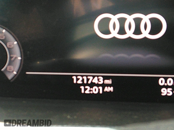 2020 Audi Q3 S line Premium Plus с VIN WA1EECF3XL1034045, выставлен на аукционе IAAI как лот 42726643 с пробегом 121 743 миль миль и . История ставок и продаж доступна на DreamBid. Изображение 15.