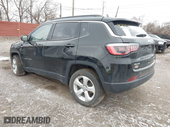 2018 Jeep Compass Latitude with VIN 3C4NJDBB7JT373582, listed as a IAAI auction lot 41728122 with 111,411 mi miles. Bid and sale history available at carsss.com. Image 3.