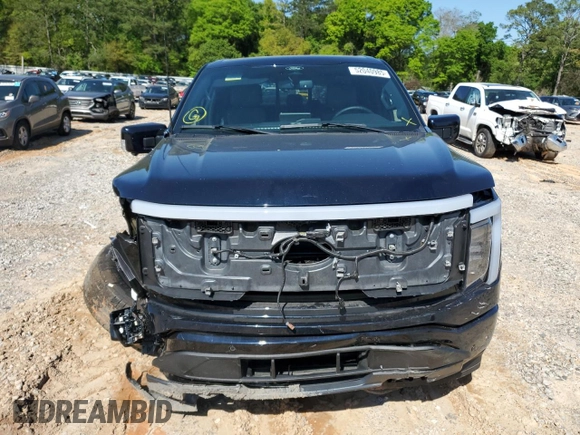 2024 Ford F-150 Lightning Lariat z VIN 1FT6W5L7XRWG09914, wystawiony jako Copart lot #52040985 z przebiegiem 2 588 mil mil oraz Szkoda całkowita • Salvage title. Historia ofert i sprzedaży dostępna na DreamBid. Obrazek 5.