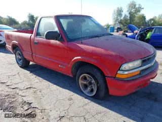2000 Chevrolet S-10 LS with VIN 1GCCS1446Y8107335, listed as a IAAI auction lot 41754512 with 222,765 mi miles. Bid and sale history available at carsss.com. Image 1.