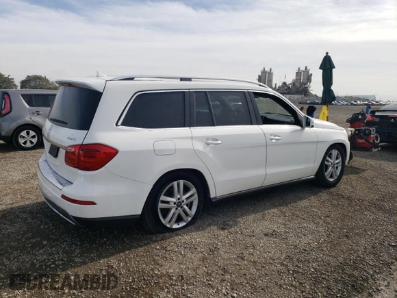 2016 Mercedes-Benz GL with VIN 4JGDF6EE4GA637674, listed as a Copart auction lot 86203394 with 111,764 mi miles and Salvage Title. Bid and sale history available at carsss.com. Image 3.