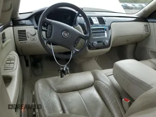 2011 Cadillac DTS z VIN 1G6KA5E61BU104530, wystawiony jako Copart lot #74100794 z przebiegiem 167 373 mil mil oraz Szkoda całkowita • Salvage title. Historia ofert i sprzedaży dostępna na DreamBid. Obrazek 8.