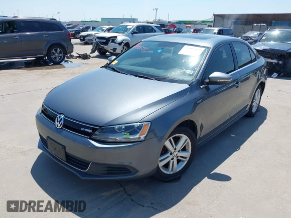 2013 Volkswagen Jetta Sedan Hybrid SE with VIN 3VW637AJ9DM228757, listed as a IAAI auction lot 41990054 with 176,365 mi miles. Bid and sale history available at carsss.com. Image 20.
