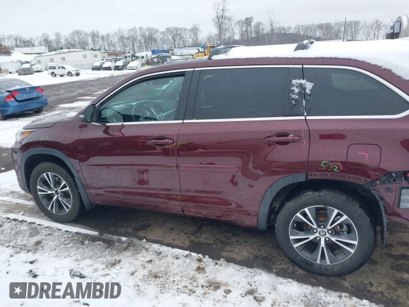 2018 Toyota Highlander LE с VIN 5TDBZRFH6JS903123, выставлен на аукционе IAAI как лот 41564004 с пробегом 109 852 миль миль и . История ставок и продаж доступна на DreamBid. Изображение 14.