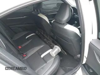 2025 Toyota Camry LE z VIN 4T1DAACK8SU029853, wystawiony jako IAAI lot #41813312 z przebiegiem 25 522 mil mil oraz . Historia ofert i sprzedaży dostępna na DreamBid. Obrazek 8.