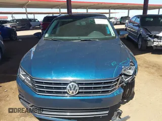 2018 Volkswagen Passat SE z VIN 1VWBA7A3XJC042079, wystawiony jako IAAI lot #42110143 z przebiegiem 74 161 mil mil oraz . Historia ofert i sprzedaży dostępna na DreamBid. Obrazek 12.