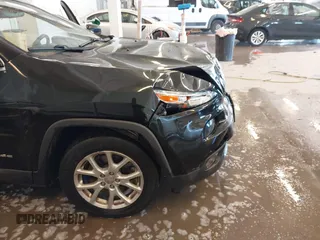 2015 Jeep Cherokee Latitude with VIN 1C4PJLCB9FW536767, listed as a IAAI auction lot 41380122 with 192,535 mi miles. Bid and sale history available at carsss.com. Image 18.