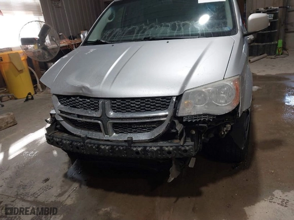 2011 Dodge Grand Caravan Mainstreet with VIN 2D4RN3DG2BR787238, listed as a IAAI auction lot 41587629 with 229,189 mi miles. Bid and sale history available at carsss.com. Image 6.