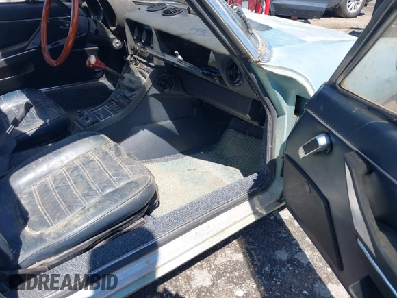 1983 Alfa Romeo Spider Veloce z VIN ZARBA5411D1016042, wystawiony jako IAAI lot #42214912 z przebiegiem 51 581 mil mil oraz . Historia ofert i sprzedaży dostępna na DreamBid. Obrazek 5.