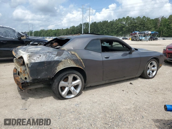 2013 Dodge Challenger R/T Classic z VIN 2C3CDYBT3DH667951, wystawiony jako Copart lot #55301675 z przebiegiem Nie podano mil oraz Szkoda całkowita • Salvage title. Historia ofert i sprzedaży dostępna na DreamBid. Obrazek 3.