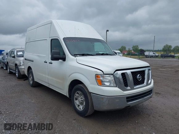 2013 Nissan NV Cargo SV z VIN 1N6BF0LY9DN112245, wystawiony jako IAAI lot #39354014 z przebiegiem 394 272 mil mil oraz . Historia ofert i sprzedaży dostępna na DreamBid. Obrazek 1.