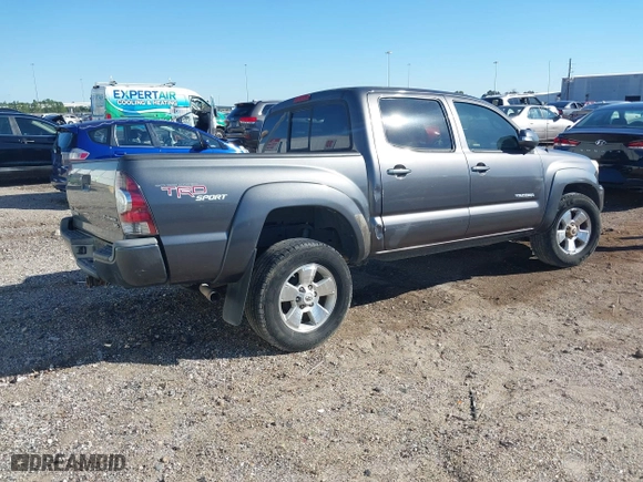 2013 Toyota Tacoma PreRunner with VIN 5TFJU4GN2DX039199, listed as a IAAI auction lot 40882464 with 286,278 mi miles. Bid and sale history available at carsss.com. Image 4.