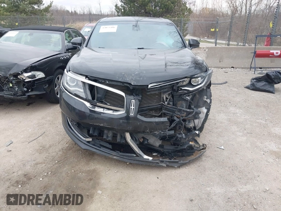 2016 Lincoln MKX Reserve with VIN 2LMTJ8LP0GBL31400, listed as a IAAI auction lot 42073406 with 136,551 mi miles. Bid and sale history available at carsss.com. Image 12.