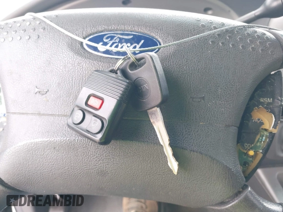 2001 Ford Explorer Sport z VIN 1FMYU60E61UB69970, wystawiony jako IAAI lot #41492397 z przebiegiem 239 040 mil mil oraz . Historia ofert i sprzedaży dostępna na DreamBid. Obrazek 11.