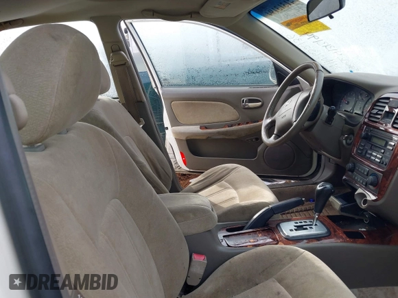 2002 Hyundai Sonata GLS with VIN KMHWF35H42A652136, listed as a IAAI auction lot 41313194 with 184,998 mi miles. Bid and sale history available at carsss.com. Image 5.