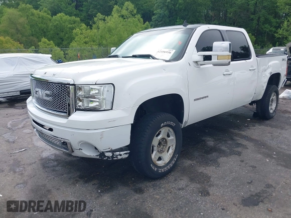 2010 GMC Sierra 1500 SLT z VIN 3GTRKWE37AG184132, wystawiony jako IAAI lot #42106936 z przebiegiem 243 711 mil mil oraz . Historia ofert i sprzedaży dostępna na DreamBid. Obrazek 21.