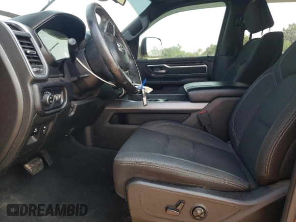 2019 Ram 1500 Big Horn z VIN 1C6SRFFT8KN614181, wystawiony jako Copart lot #59355085 z przebiegiem 125 995 mil mil oraz Szkoda całkowita • Salvage title. Historia ofert i sprzedaży dostępna na DreamBid. Obrazek 7.