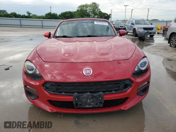2017 FIAT 124 Spider Lusso z VIN JC1NFAEKXH0102435, wystawiony jako Copart lot #54235675 z przebiegiem 84 343 mil mil oraz Szkoda całkowita • Salvage title. Historia ofert i sprzedaży dostępna na DreamBid. Obrazek 5.