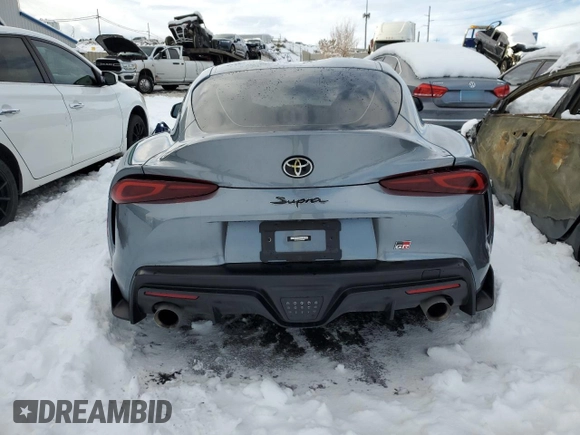 2022 Toyota Supra 3.0 z VIN WZ1DB0C02NW048046, wystawiony jako Copart lot #72887862 z przebiegiem 13 037 mil mil oraz . Historia ofert i sprzedaży dostępna na DreamBid. Obrazek 6.