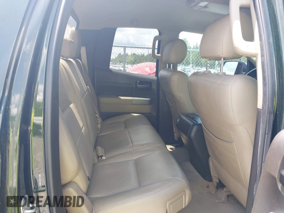 2010 Toyota Tundra z VIN 5TFRM5F19AX001732, wystawiony jako IAAI lot #42397135 z przebiegiem 191 780 mil mil oraz . Historia ofert i sprzedaży dostępna na DreamBid. Obrazek 8.