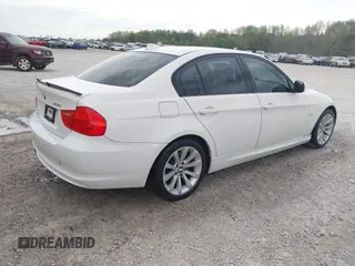 2011 BMW 3 Series 328i with VIN WBAPH7G5XBNN05029, listed as a IAAI auction lot 41955493 with 1 mi miles. Bid and sale history available at carsss.com. Image 4.