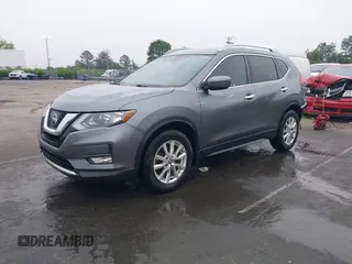2017 Nissan Rogue SL z VIN 5N1AT2MT1HC897170, wystawiony jako IAAI lot #42037917 z przebiegiem 116 194 mil mil oraz . Historia ofert i sprzedaży dostępna na DreamBid. Obrazek 18.