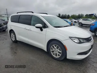 2017 Chrysler Pacifica Touring with VIN 2C4RC1DG8HR695034, listed as a Copart auction lot 55077695 with 113,430 mi miles and Salvage Title. Bid and sale history available at DreamBid. Image 4.