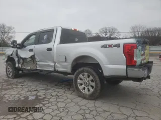 2018 Ford Super Duty F-250 SRW XL with VIN 1FT7W2B62JEB39366, listed as a Copart auction lot 45338955 with 161,626 mi miles and Clean Title. Bid and sale history available at carsss.com. Image 2.