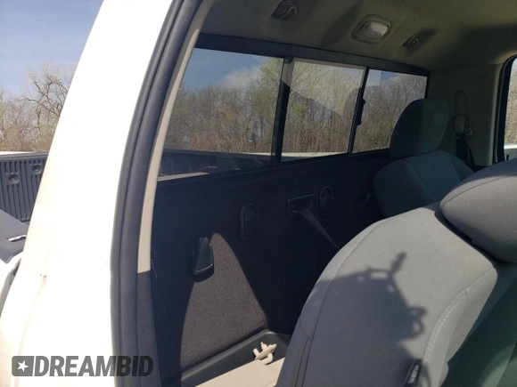 2019 Ram 1500 Tradesman z VIN 3C6JR6DT7KG532305, wystawiony jako Copart lot #50749385 z przebiegiem 72 417 mil mil oraz Szkoda całkowita • Salvage title. Historia ofert i sprzedaży dostępna na DreamBid. Obrazek 11.