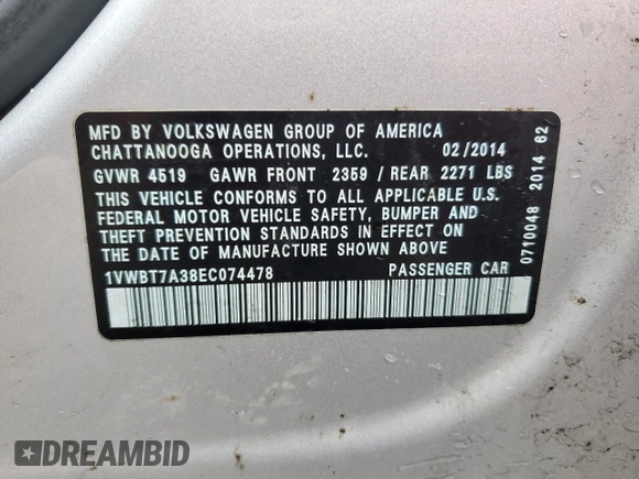 2014 Volkswagen Passat SE z VIN 1VWBT7A38EC074478, wystawiony jako Copart lot #57763965 z przebiegiem 99 860 mil mil oraz Czysty tytuł • Clean title. Historia ofert i sprzedaży dostępna na DreamBid. Obrazek 12.