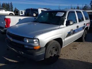 2005 Chevrolet Tahoe Police z VIN 1GNEC13Z95R205193, wystawiony jako IAAI lot #41361544 z przebiegiem 156 547 mil mil oraz . Historia ofert i sprzedaży dostępna na DreamBid. Obrazek 2.