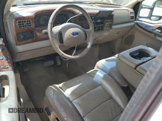 2004 Ford F-250 XL z VIN 1FTNX20P24EA26599, wystawiony jako Copart lot #56707985 z przebiegiem 165 292 mil mil oraz Szkoda całkowita • Salvage title. Historia ofert i sprzedaży dostępna na DreamBid. Obrazek 8.